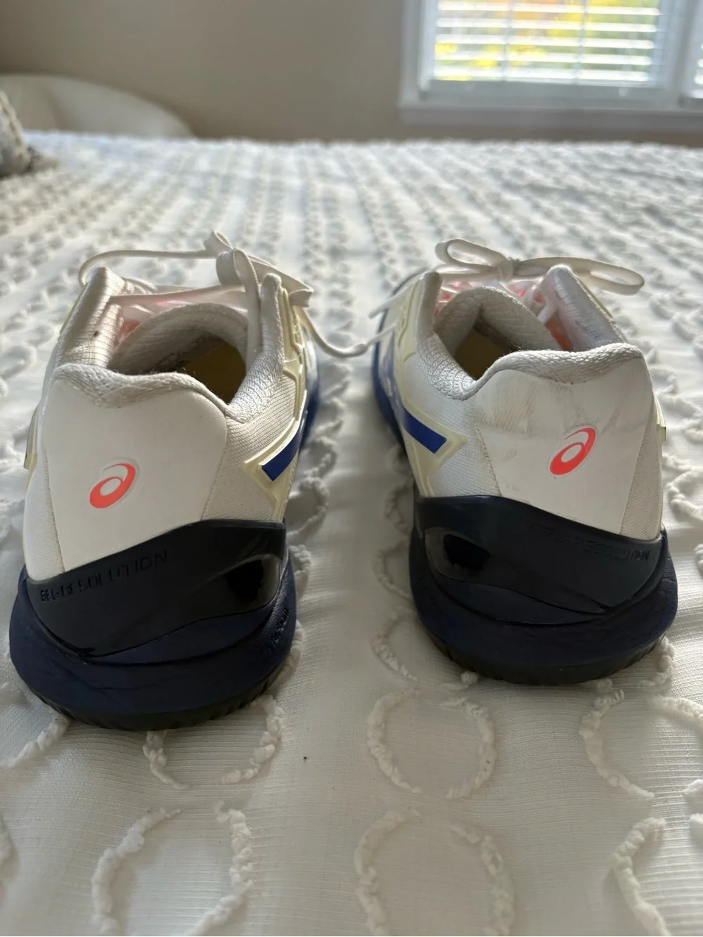 ASICS Gel-Resolution 9.5 Tennis or pickleball Shoes Sneakers Womens Size 9.5